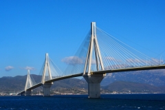 die spektakuläre Brücke auf die Peloponnes