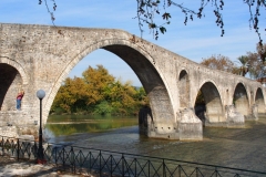 die Steinbrücke in Arta