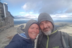 ein eiskalter Wind auf dem Gipfel