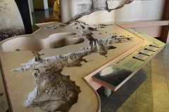 Modell der Carlsbad Caverns (hinten oben rechts der Einstieg)