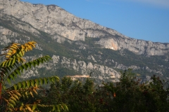 Monastir Ostrog hochoben in der Felswand