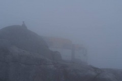 um 15 Uhr nachmittags im Nebel versunken