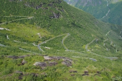 die Serpentinenstraße aufs Gaularfjellet