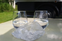 Gintonic mal stilvoll mit Gletschereis